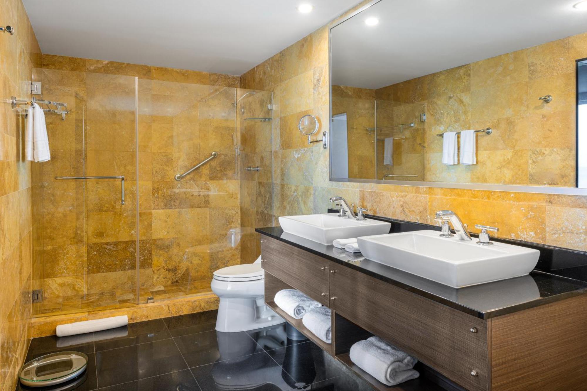 Le Meridien Hotel