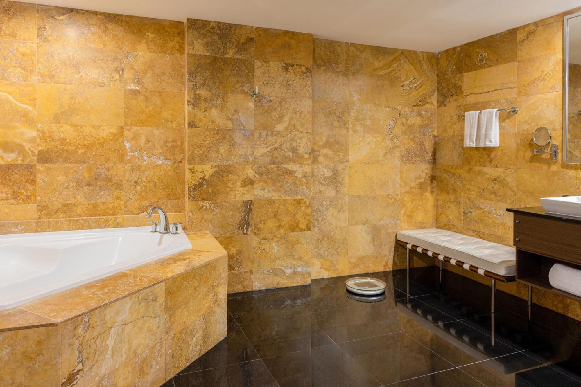 Le Meridien Hotel
